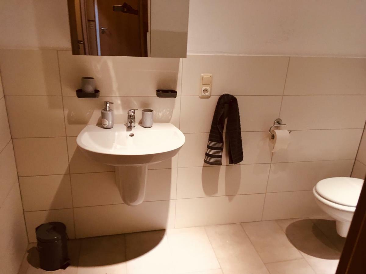 Ferienwohnung Am Nuerburgring/Wintersport Arft Acht ภายนอก รูปภาพ